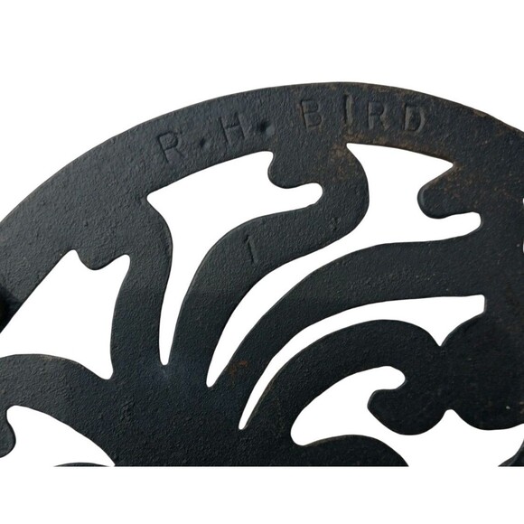 VTG Cast Iron Primitive R. H. Bird Rooster Trivet Hot Pad Country Farmhouse EUC - Picture 4 of 4